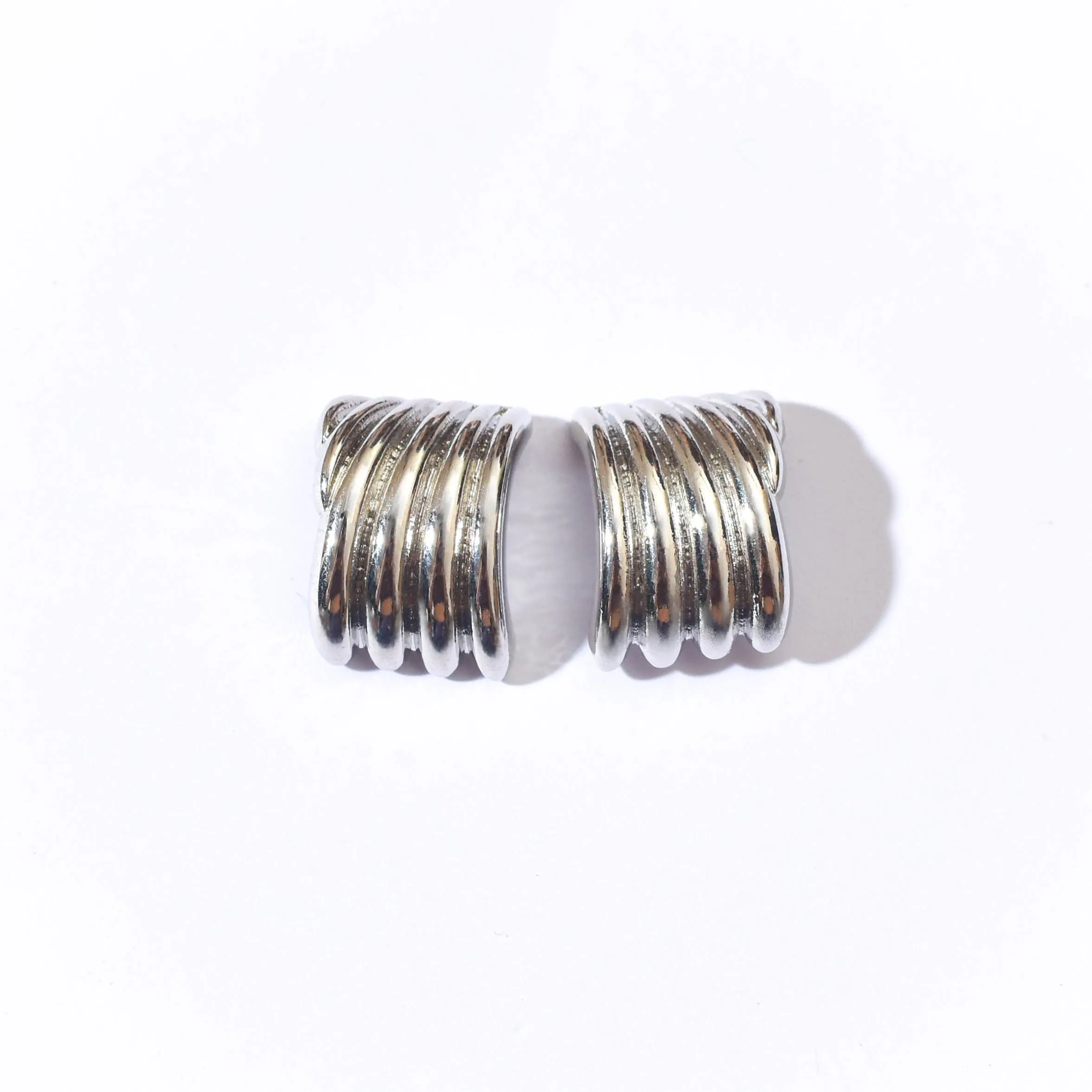 Andra Studs | Silver