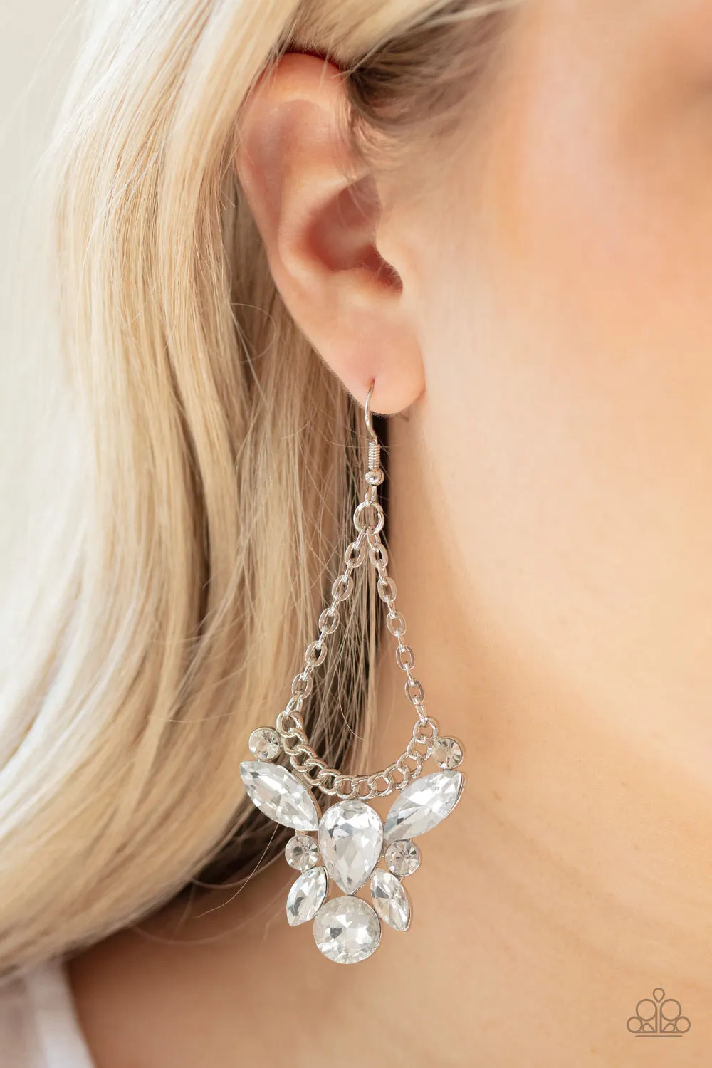 Bling Bouquets White-Earrings