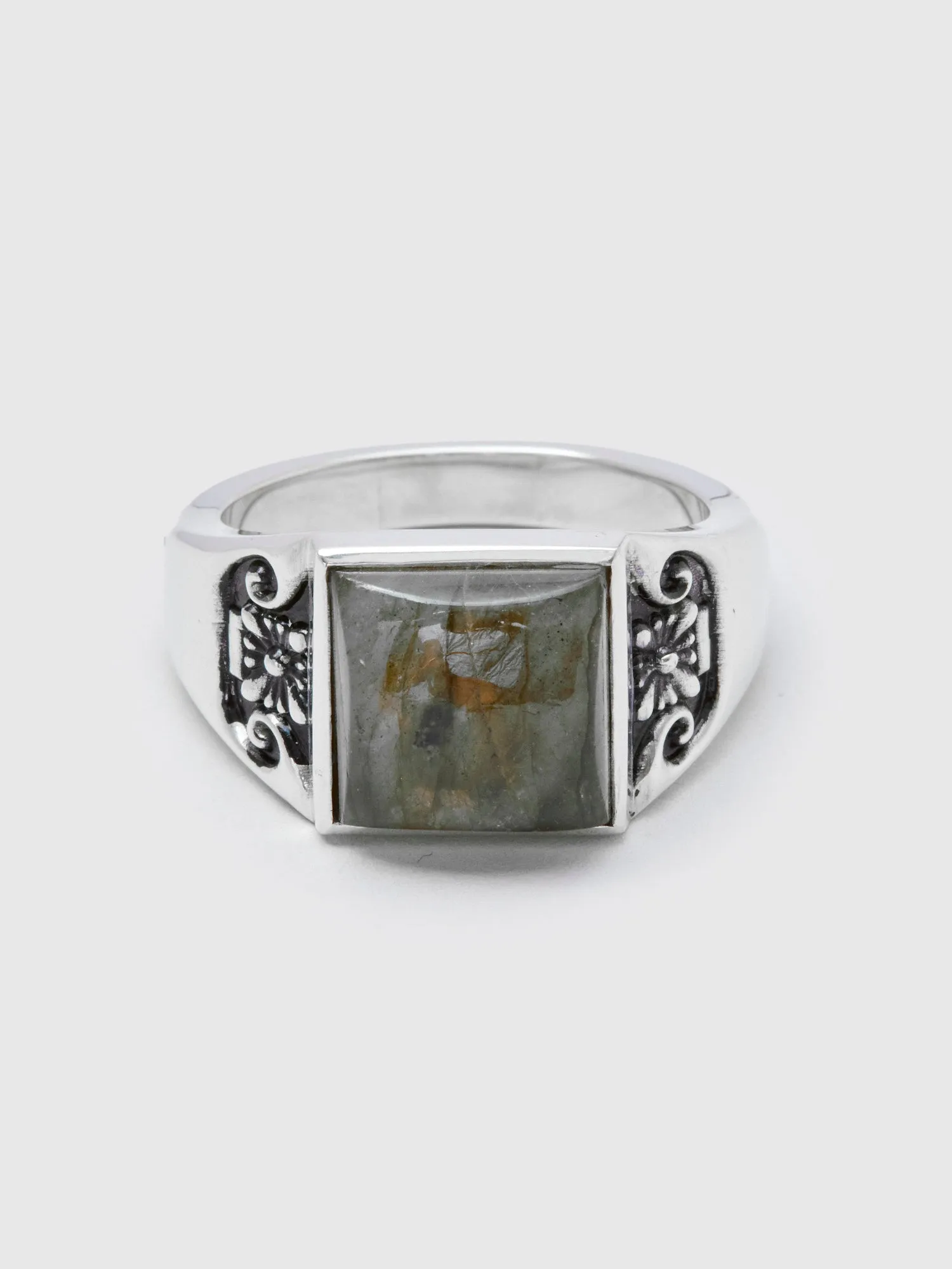 Collegiate Ring in Silver/Labradorite