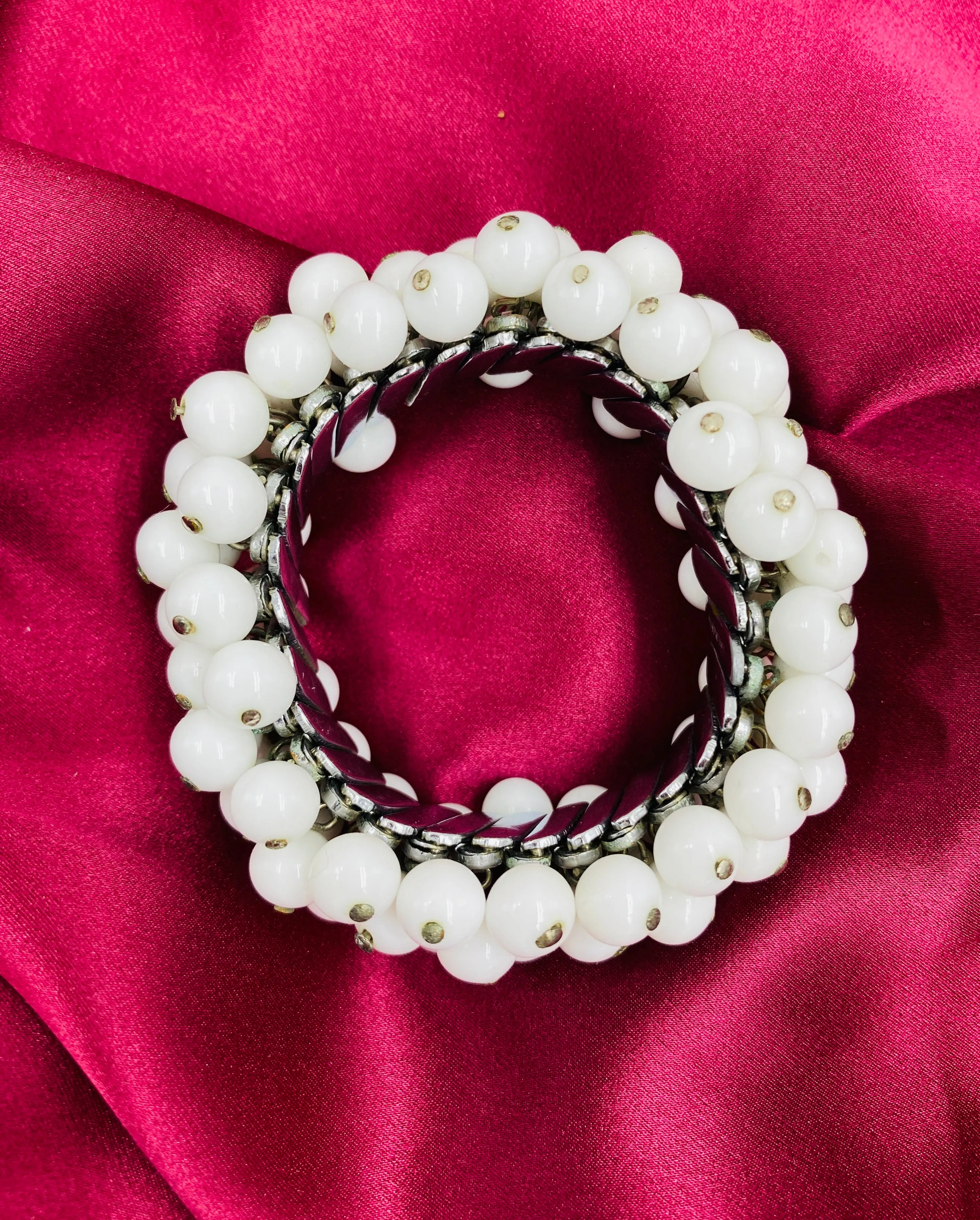 Vintage 1950s White Glass Bead Cha Cha Expansion Bracelet